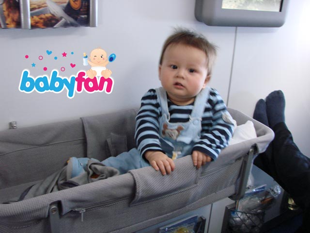 Babyschale Flugzeug